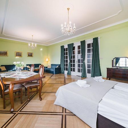 Apartamenty W Palacu Pod Baranami Krakau Exterior foto