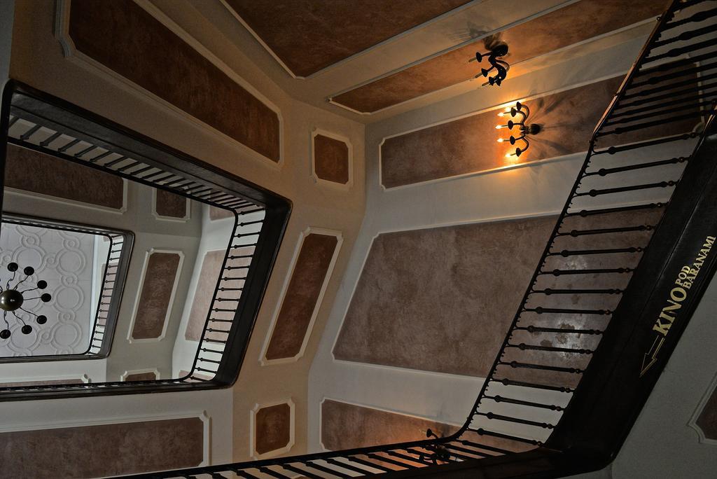 Apartamenty W Palacu Pod Baranami Krakau Exterior foto