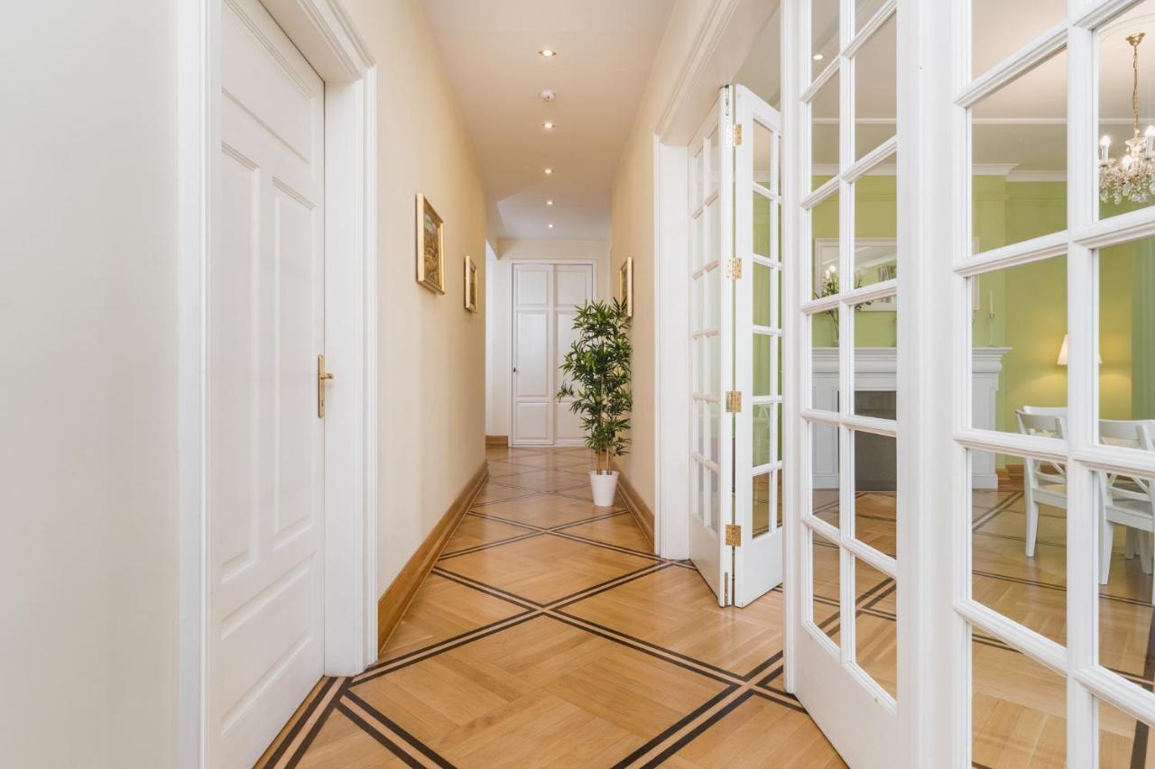 Apartamenty W Palacu Pod Baranami Krakau Exterior foto