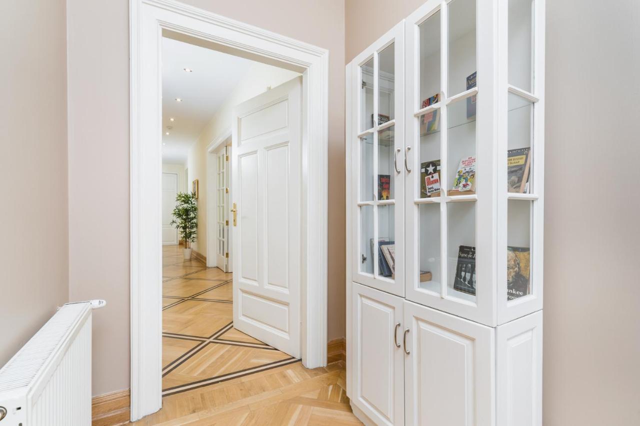 Apartamenty W Palacu Pod Baranami Krakau Exterior foto