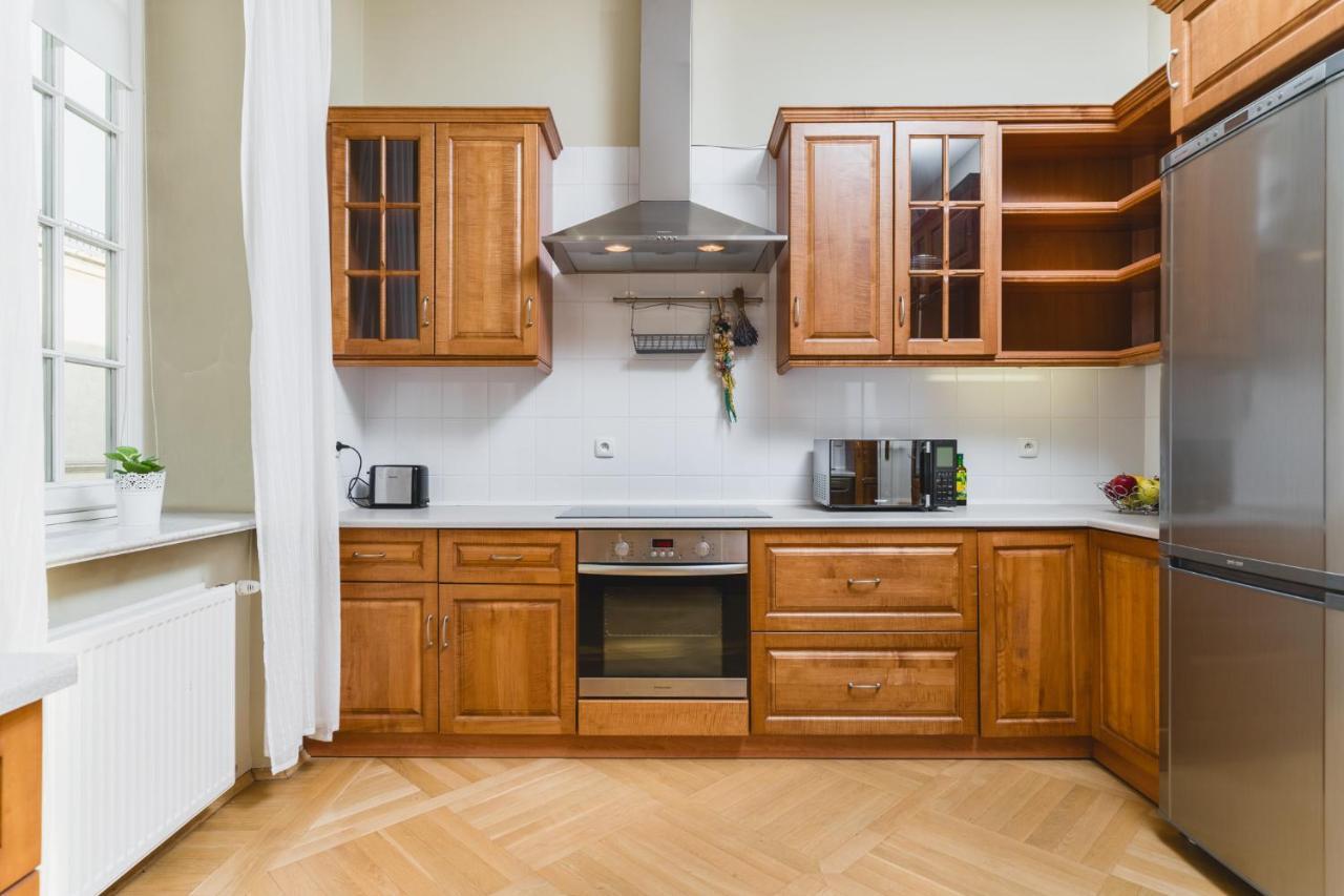 Apartamenty W Palacu Pod Baranami Krakau Exterior foto